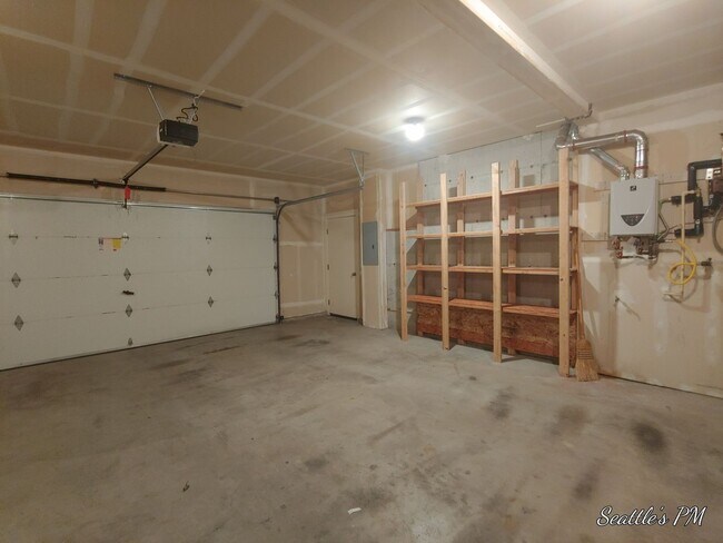 Building Photo - Beautiful 2 Bedroom Townhome in Issaquah- ...