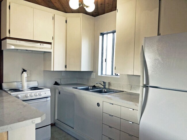 Building Photo - 5830 Appian Way