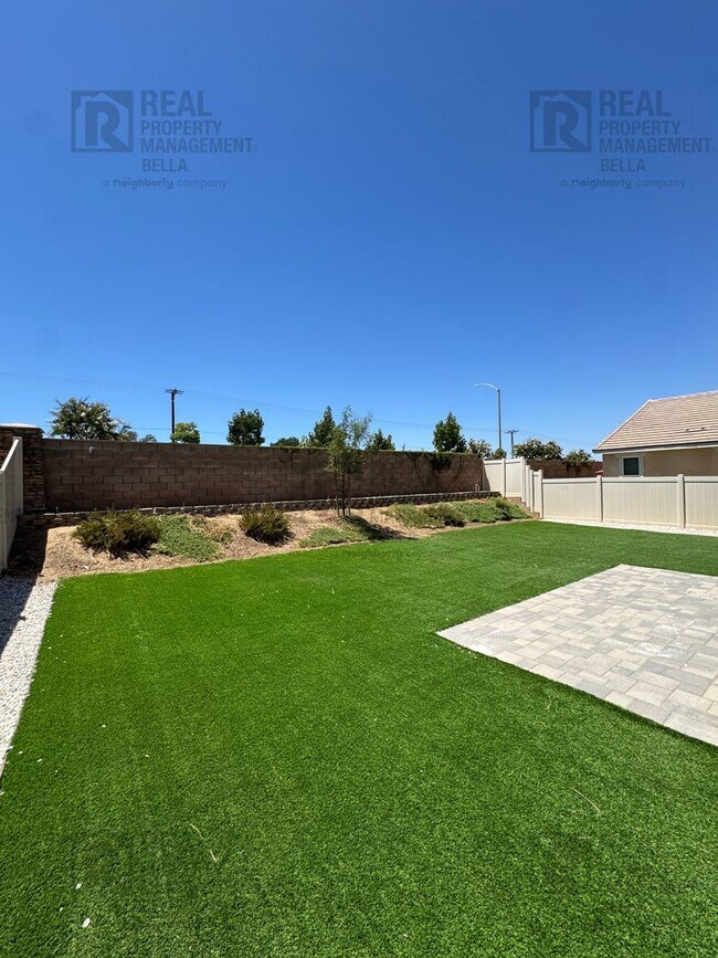 Building Photo - Spacious 3-Bedroom Home in the Desirable McSweeny Farms Community!