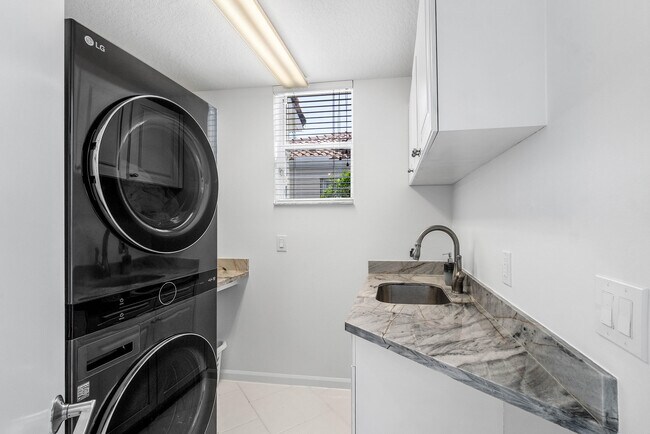 Building Photo - 2412 NW 67th St