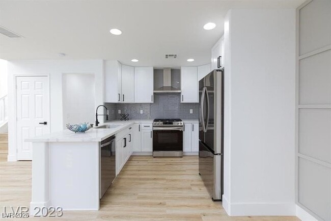 Building Photo - 971 Grand Cerritos Ave