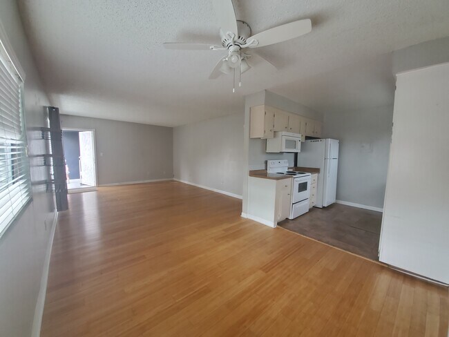 Building Photo - 1300 Agate St