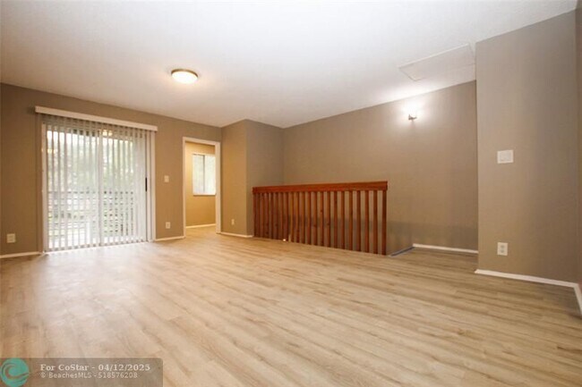 Building Photo - 704 Gardens Dr