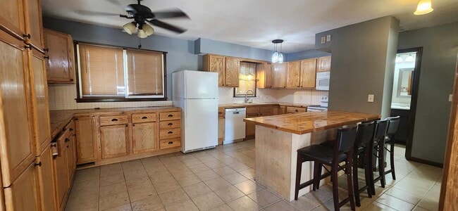 Building Photo - Spacious Home for Rent!