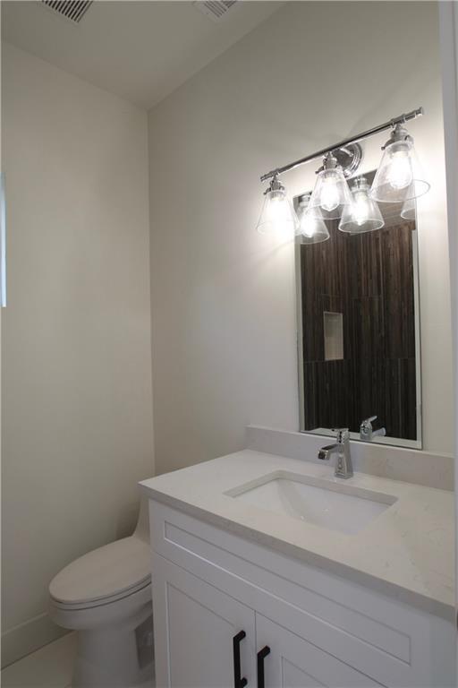 Building Photo - 705 Harris Ave