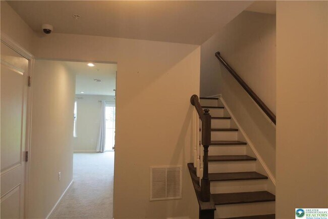 Building Photo - 2407 Cook Dr