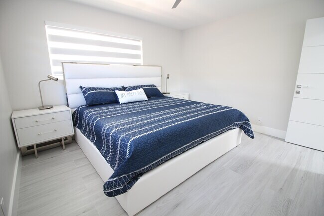 Building Photo - 2548 SE 14th St