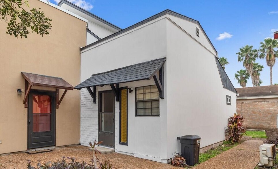 Building Photo - 313 McFadden Dr