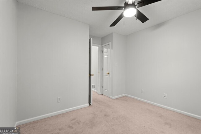 Building Photo - 115 Rockhurst Chase