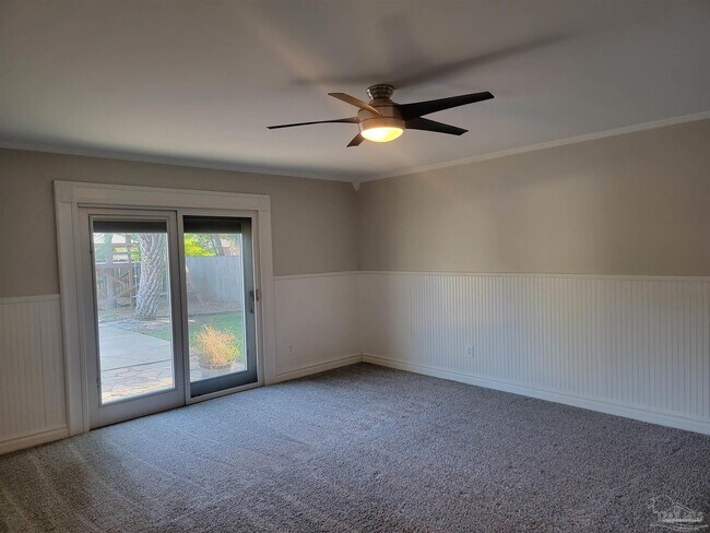 Building Photo - 4878 Pineview Ridge Rd