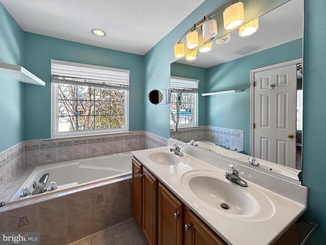 Building Photo - 13941 Bailiwick Terrace