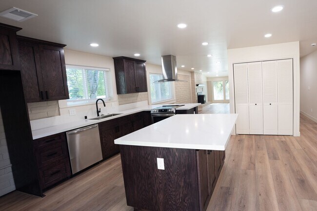 Building Photo - Beautiful Cameron Park New Build!