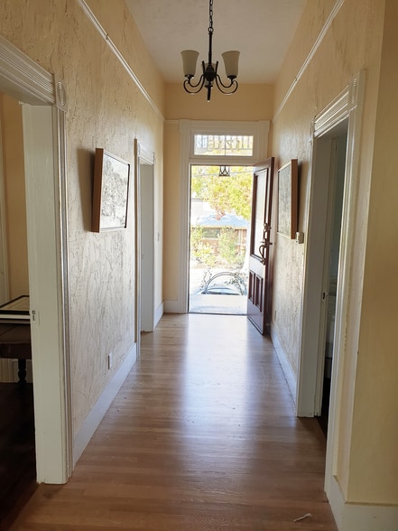 Building Photo - 1716 Rose St