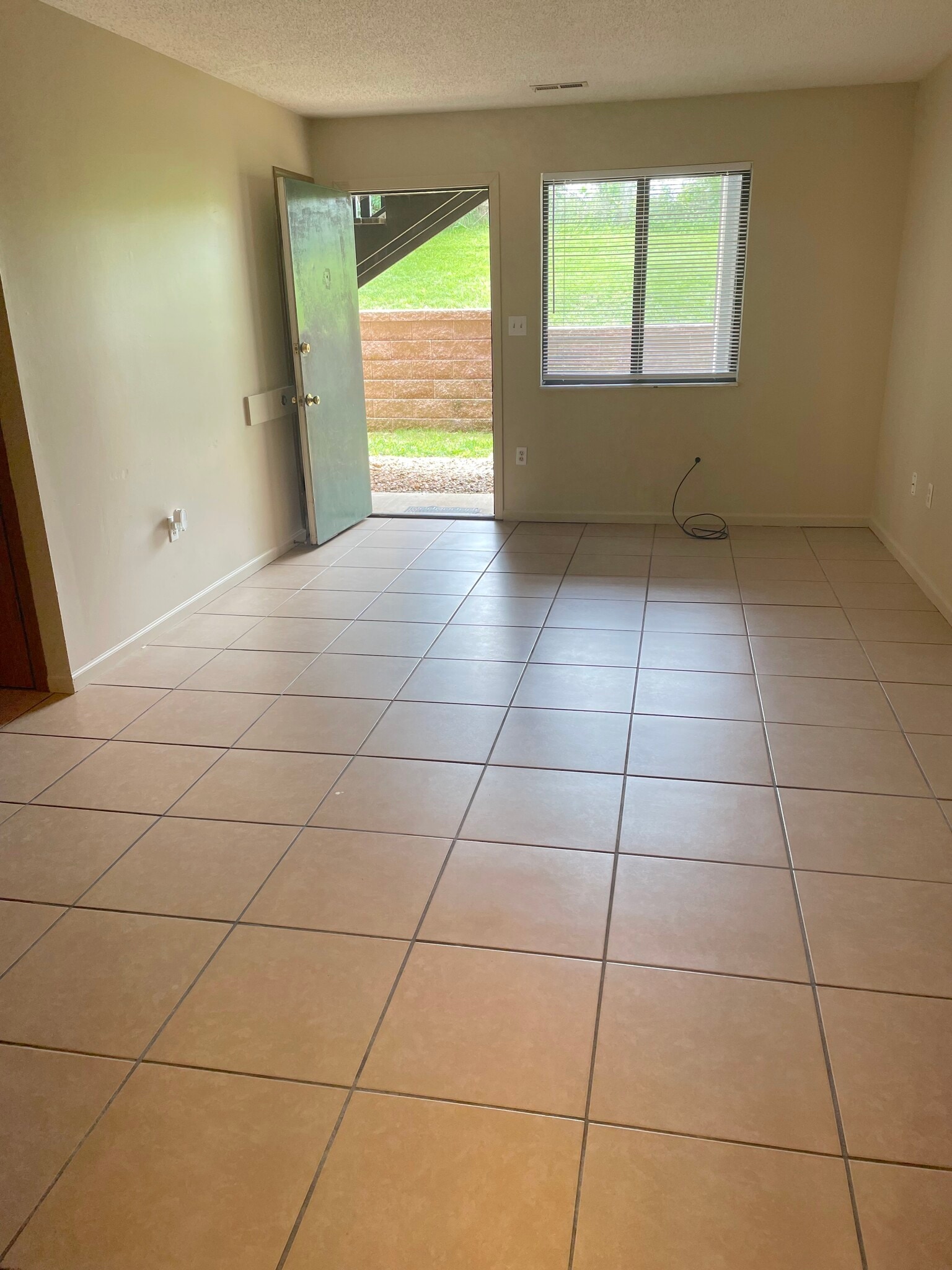 Living Room - 501 State Hwy 47