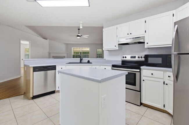 Building Photo - 5135 Whitehurst Ln