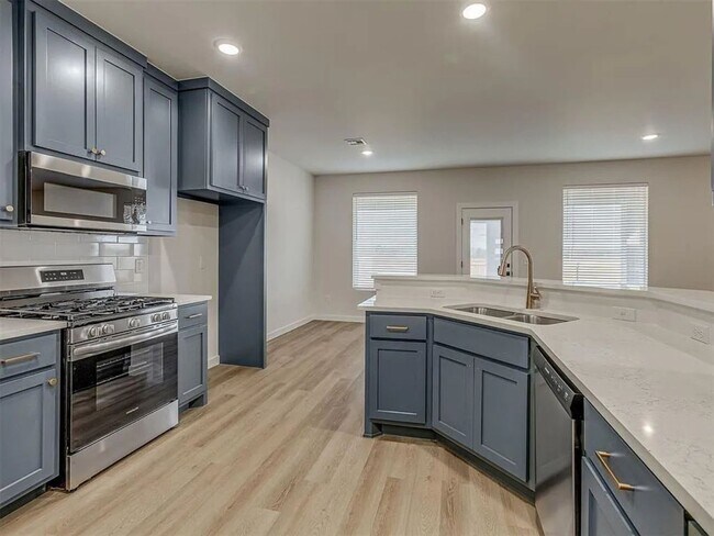 Building Photo - 8305 NW 163rd Ter