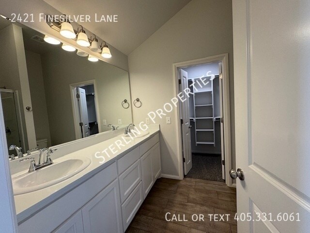Building Photo - 2421 Finesilver Ln