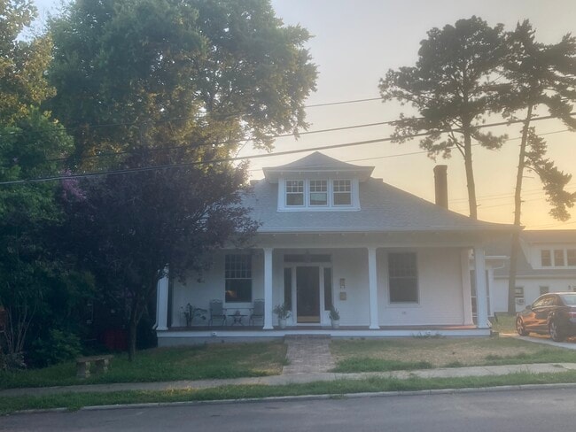 Quiet neighborhood - 2101 Grantland Ave