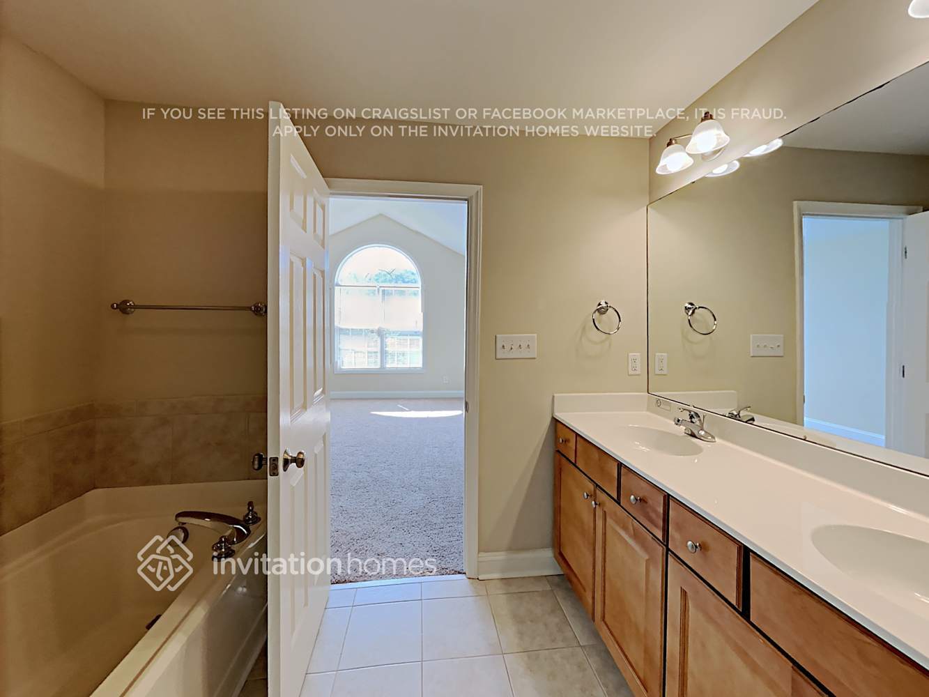 Building Photo - 1410 Nicklaus Dr