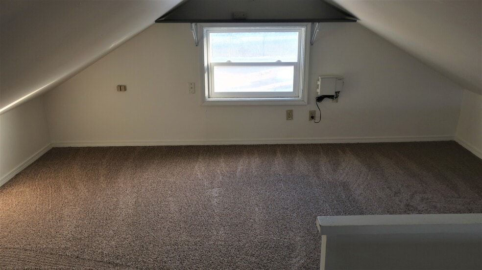 Building Photo - 1019 W Park St