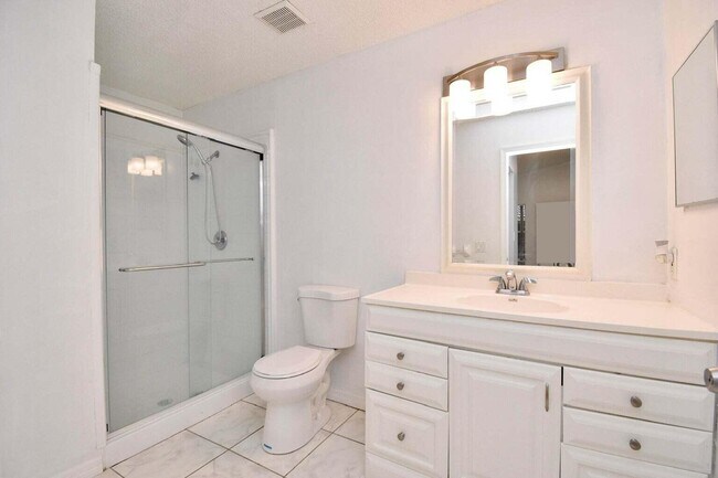 Building Photo - 1456 Waterway Cove Dr