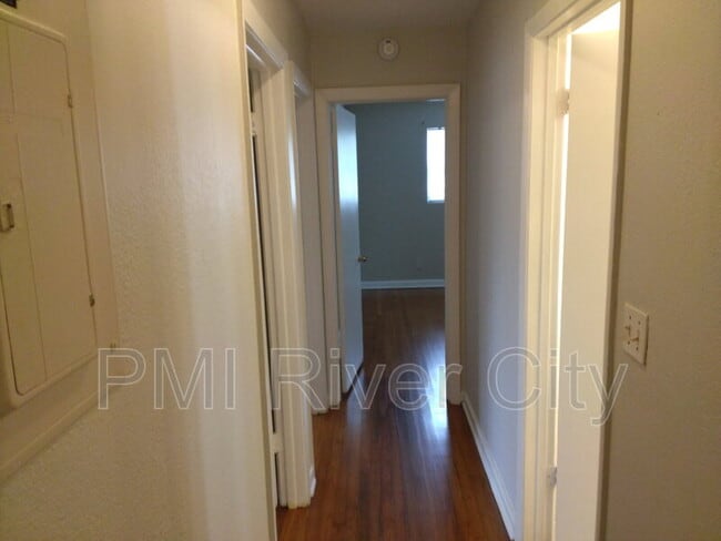 Building Photo - 2527 Emily Ln