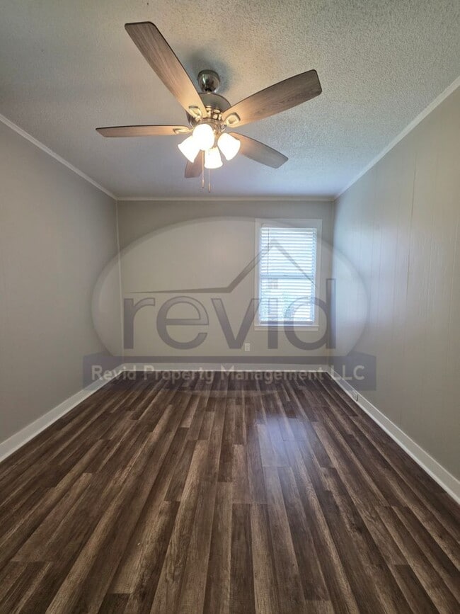 Building Photo - 3523 Barwood Cir