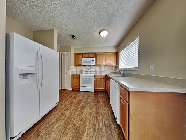 Building Photo - 4504 Reynolds Creek Ave