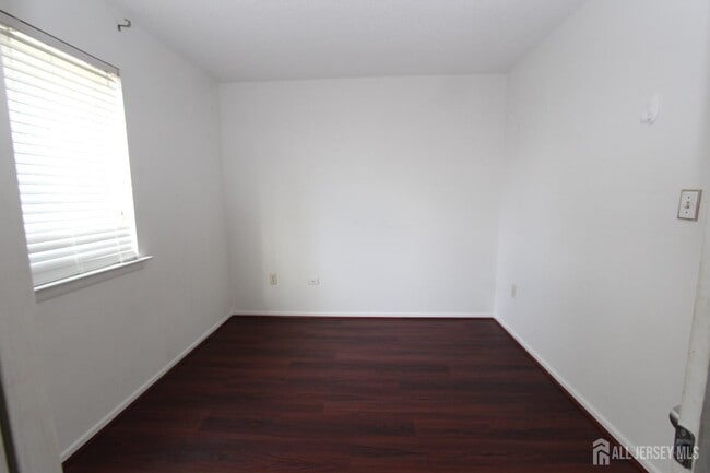Building Photo - 8201 Tamarron Dr