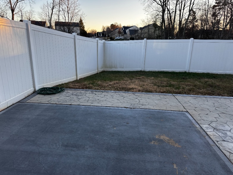 Building Photo - 3696 Waterford Oak Ct