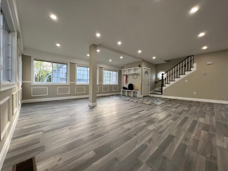 Building Photo - 324 Farrington St