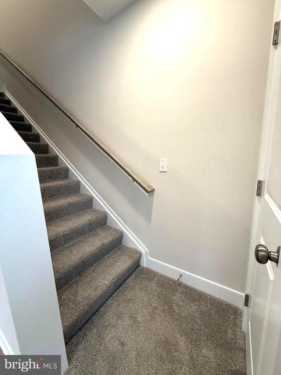 Building Photo - 4133 Ridgeview Ave