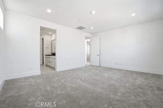 Building Photo - 8 Remy Ln