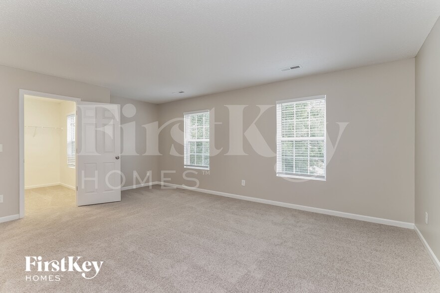 Building Photo - 3740 Cottesmore Dr