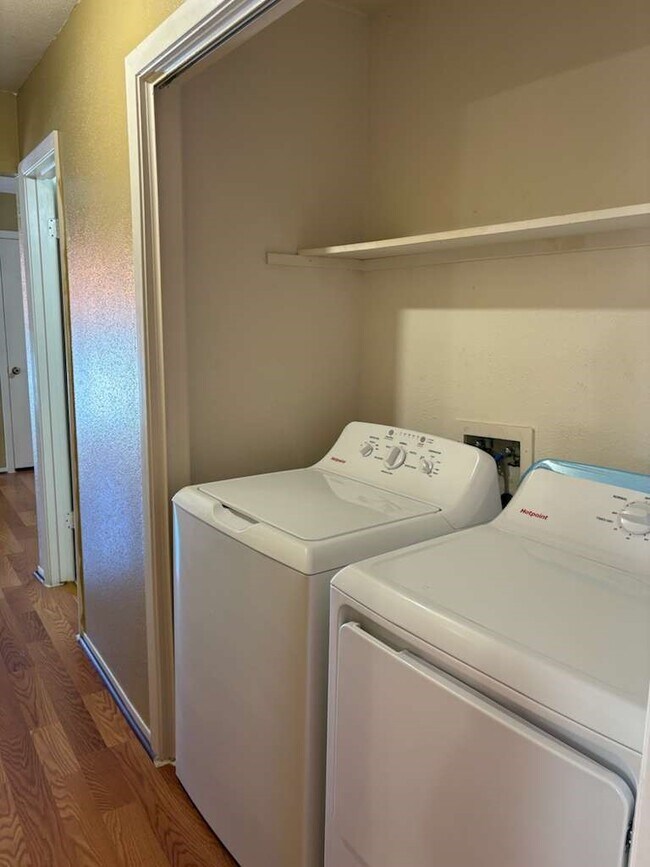 Building Photo - 10555 Turtlewood Ct