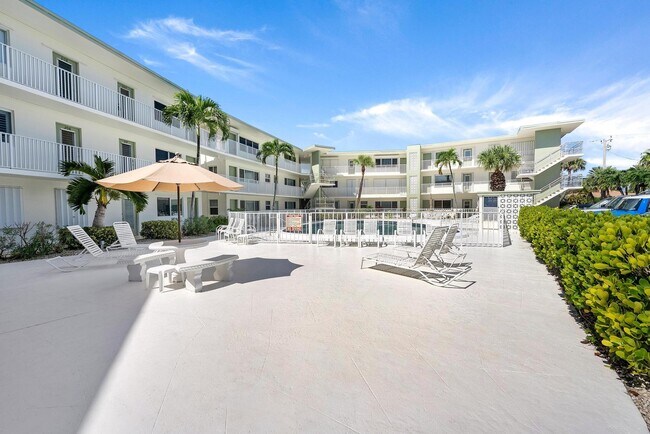 Building Photo - 3600 N Ocean Dr