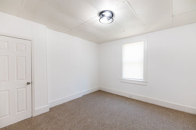 Building Photo - Move-In Ready 4BR Home with Large Backyard