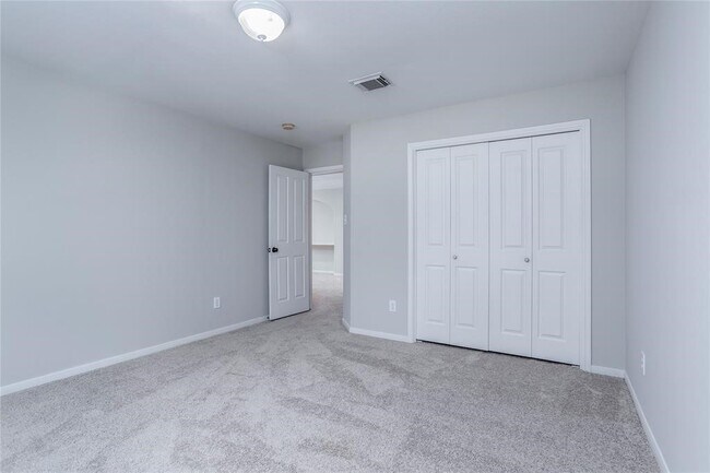 Building Photo - 59 Douvaine Ct