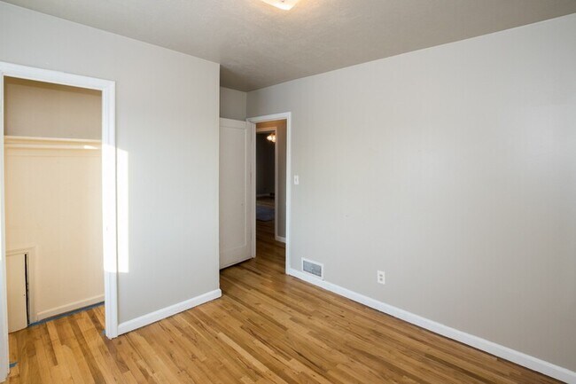 Building Photo - 291 N 600 E