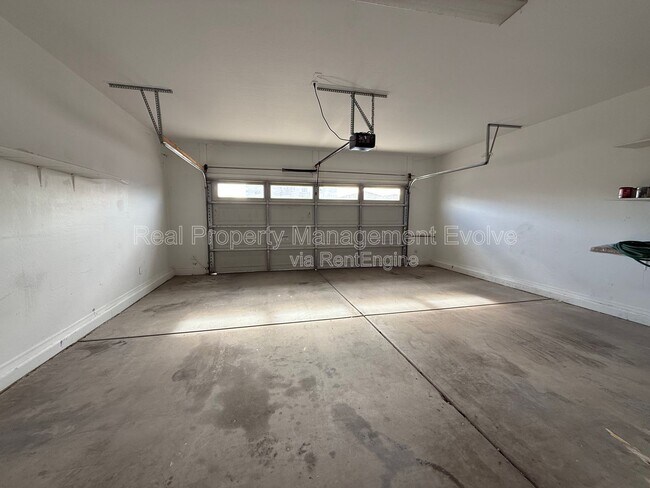 Building Photo - 35828 N Zachary Rd