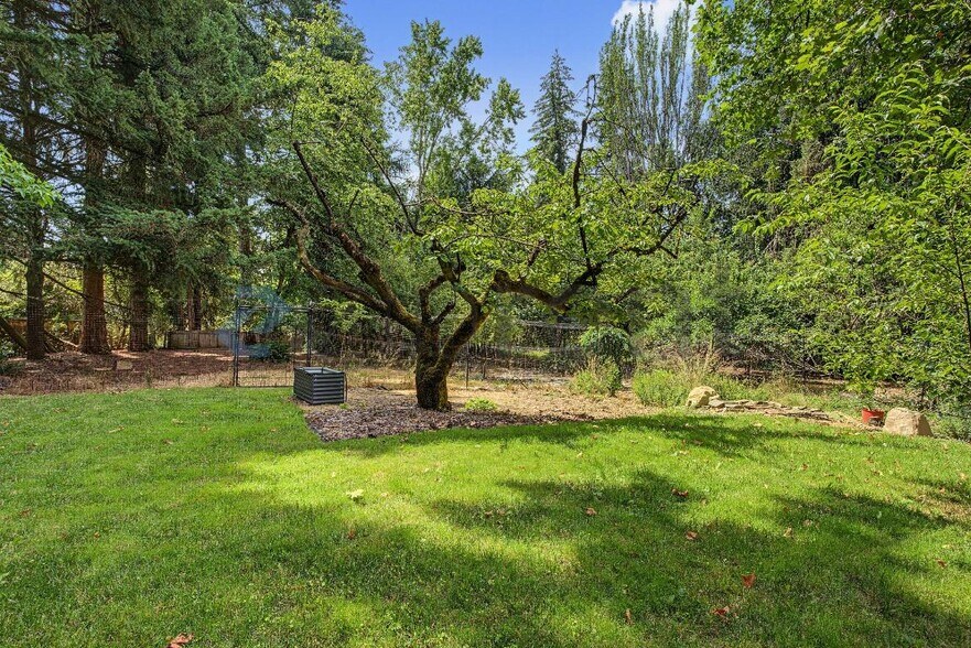 Building Photo - Unit