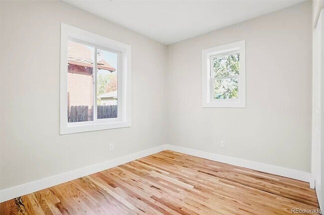 Building Photo - Beautiful 2 Bed 2 Bath With Bonus Living Space in Denver's Clayton Neighborhood