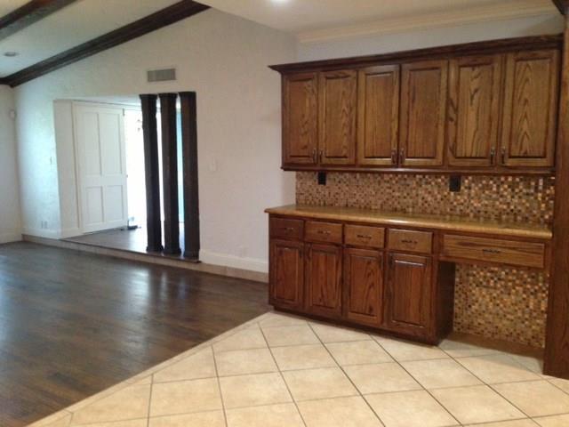 Building Photo - 4817 Roberts Dr