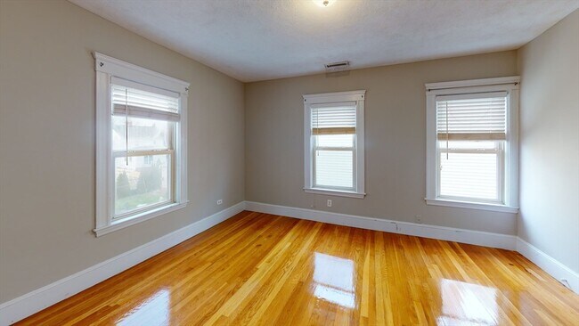 Building Photo - 72-74 Harlow St