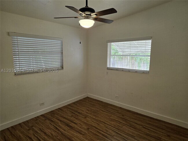 Building Photo - 621 SW 64th Pkwy