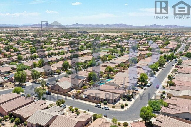Building Photo - 3Bed/2Bath Home w/2 Car Gar-Maricopa! $199...