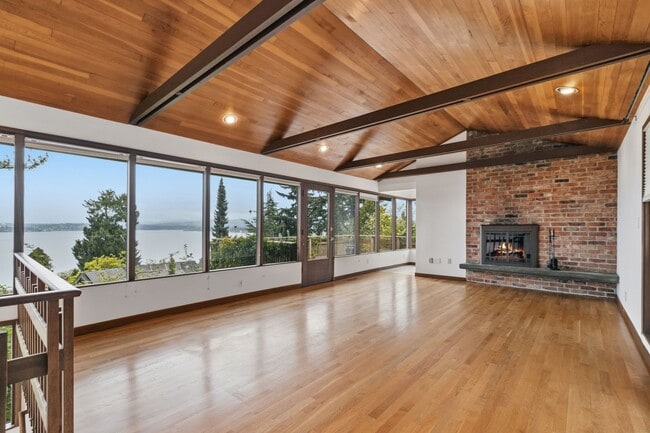 Building Photo - 4Bd/2.75Ba Seattle House