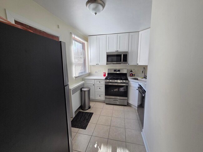 Building Photo - 7375 N Winchester Ave