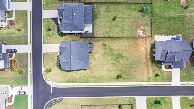 Building Photo - 3695 Andover St