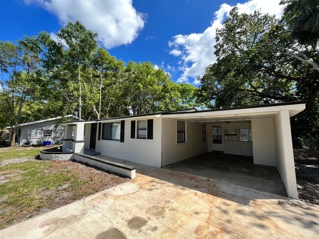 Building Photo - 817 Rosalia Dr